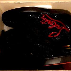 New,wore them twice,REAL, in amazing shape, first come…name a price above $500